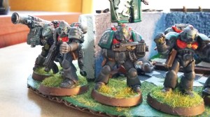 I hated the 2nd Edition Box Set Space Marines when I was a kid.  Compared to the RT metal minis and the wonderful mix-n-match RTB01 they seemed lifeless and dull.  But as unit fillers they are a pleasure to paint.